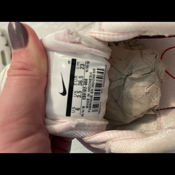 Nike: Wmns Air Max Plus TN SE ‘Pale Pink’ - Picture 4 of 5